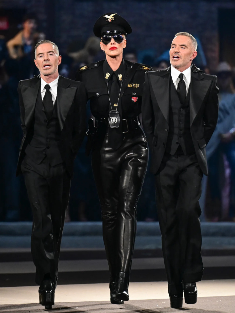 Dsquared2 festeggia trent’anni con una sfilata indimenticabile