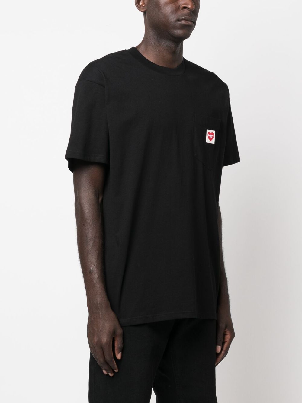 CARHARTT WIP T-shirt in cotone nero con tasca e logo cuore