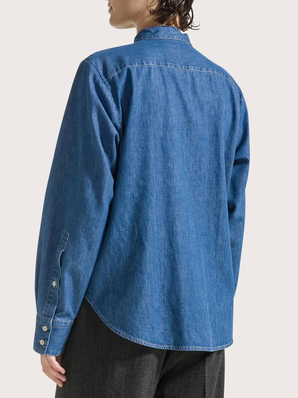 19.70 Camicia in cotone effetto denim con fiocco