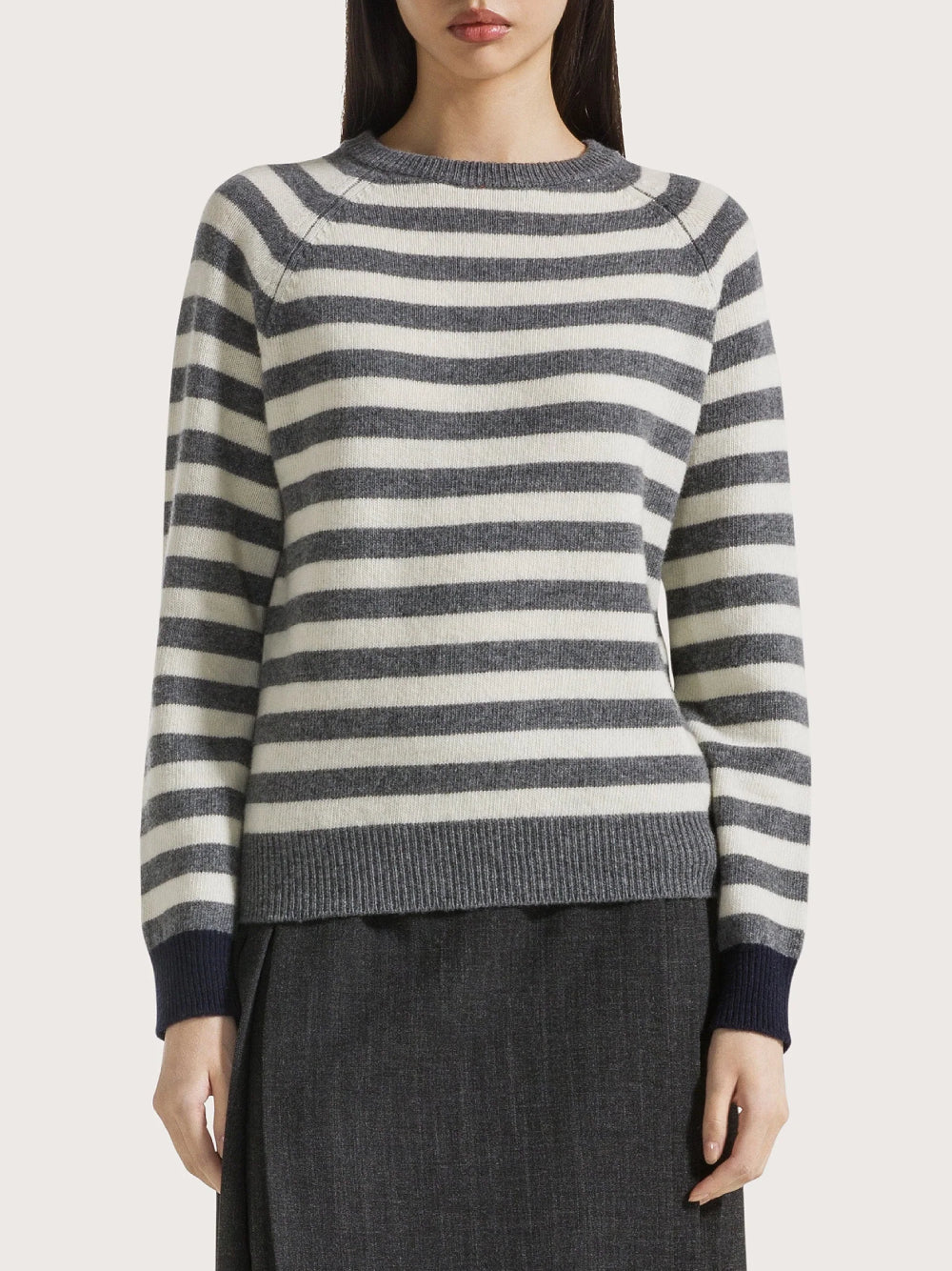 19.70 Maglia in lana a righe orizzontali