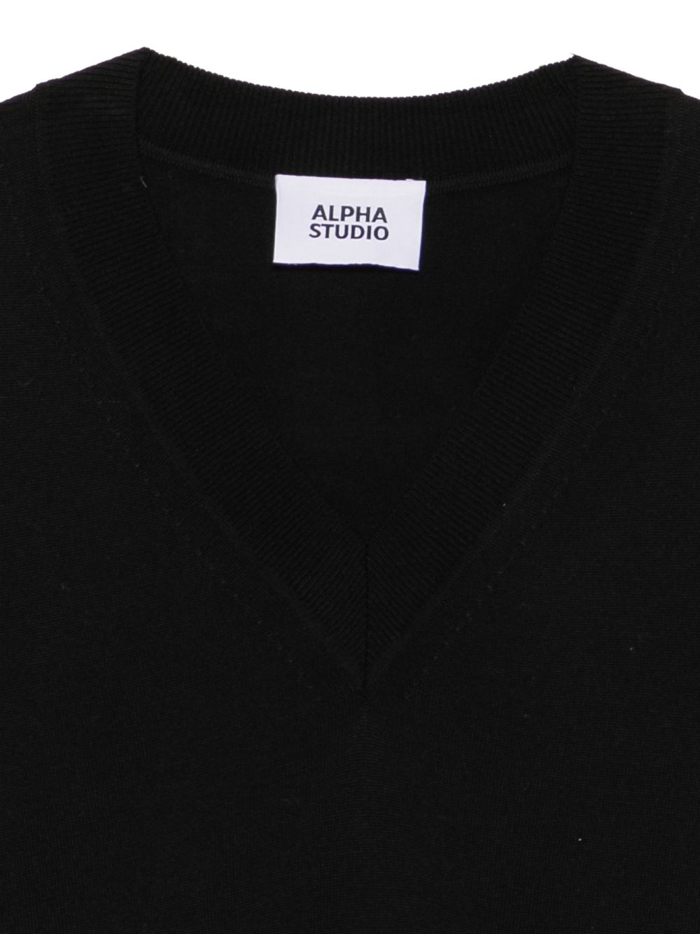 ALPHA STUDIO Maglia in lana nera con scollo a V
