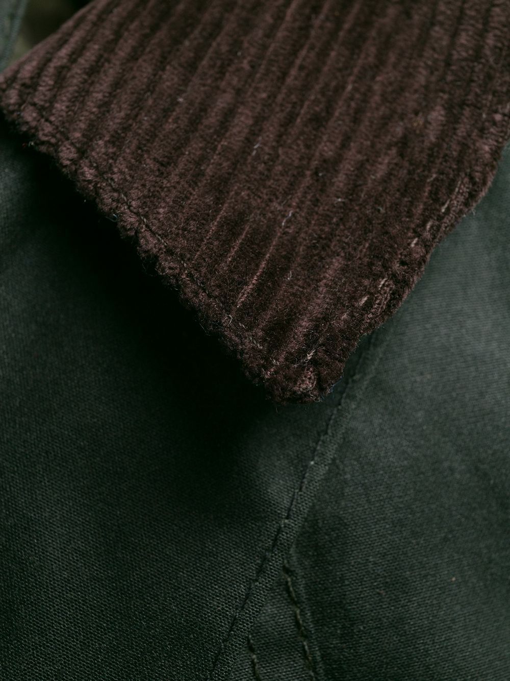 BARBOUR Giacca verde imbottita con colletto in velluto e tasche