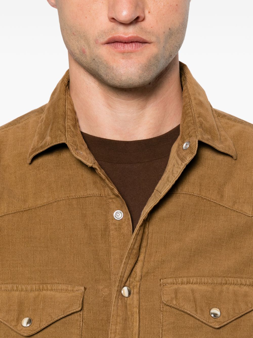 CHESAPEAKES Camicia in cotone color cannella con bottoni e tasche sul petto