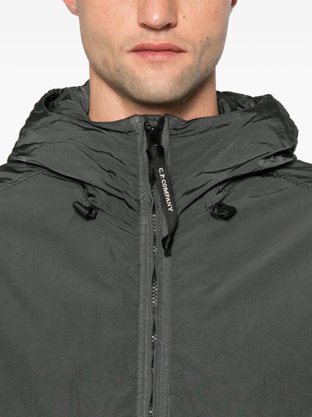 CP COMPANY Giubbino in Nylon Heavy Chrome-R Grigio Scuro con Cappuccio