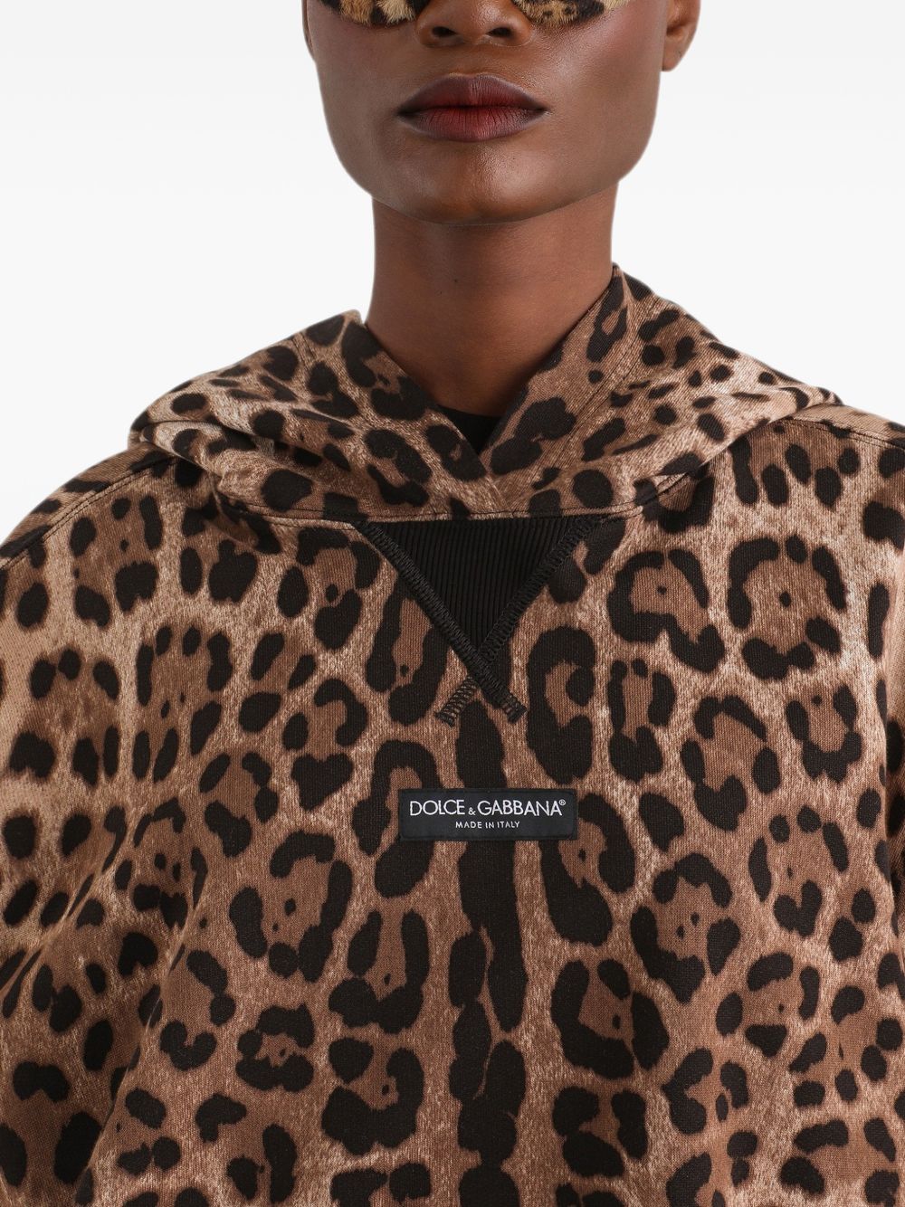 DOLCE e GABBANA Felpa con cappuccio in cotone con stampa animalier marrone