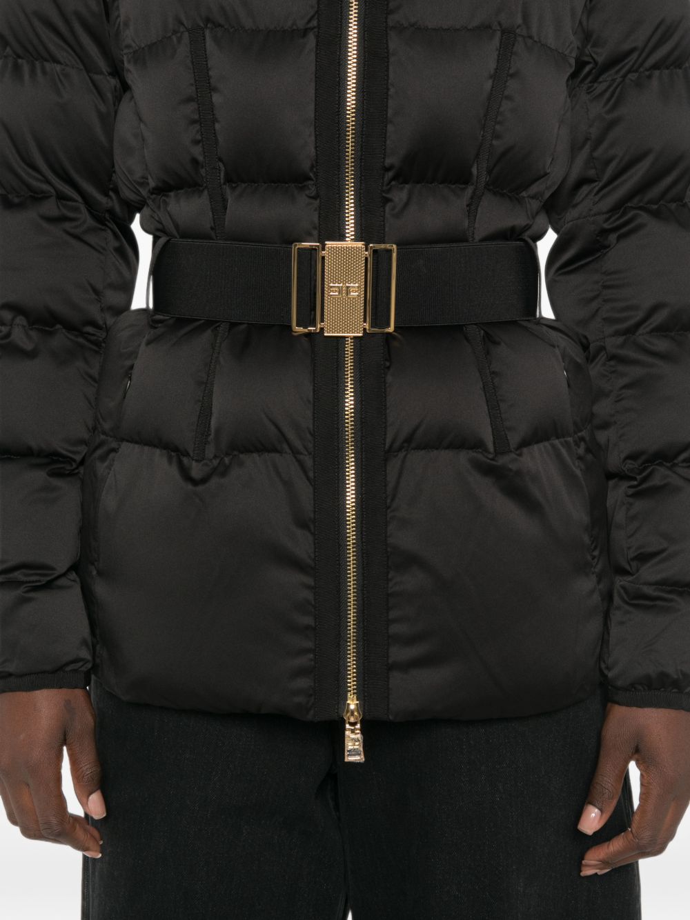 ELISABETTA FRANCHI Piumino trapuntato nero slim con cintura in vita e cappuccio
