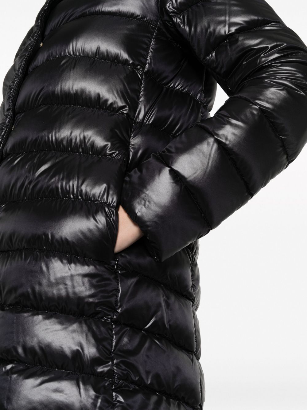 HERNO Piumino nero midi trapuntato con collo alto