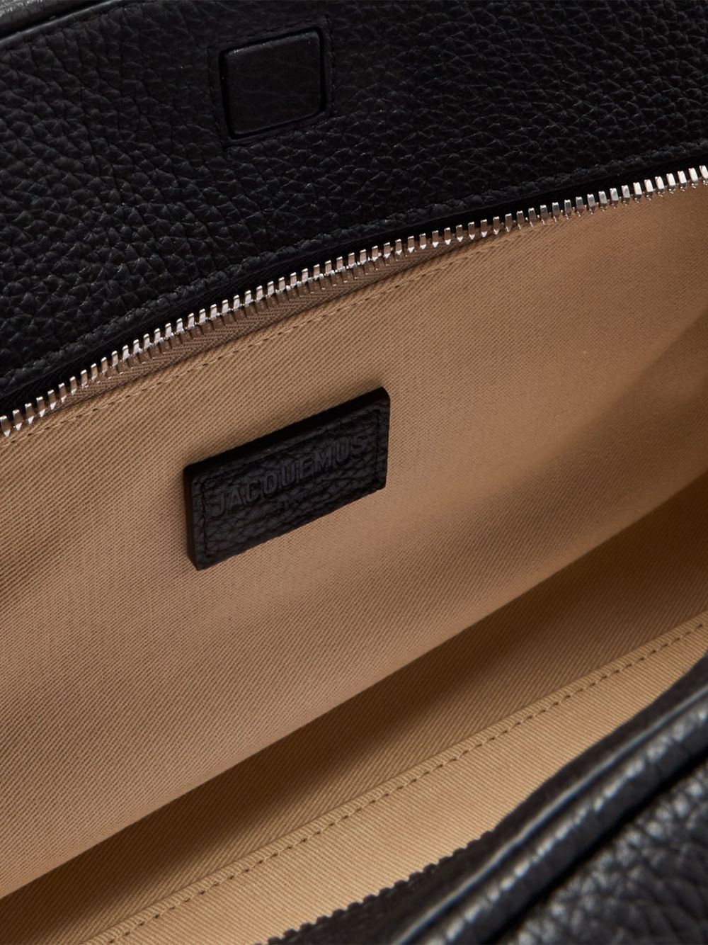 JACQUEMUS Borsa Tourism nera in pelle di vitello con dettaglio fiocco