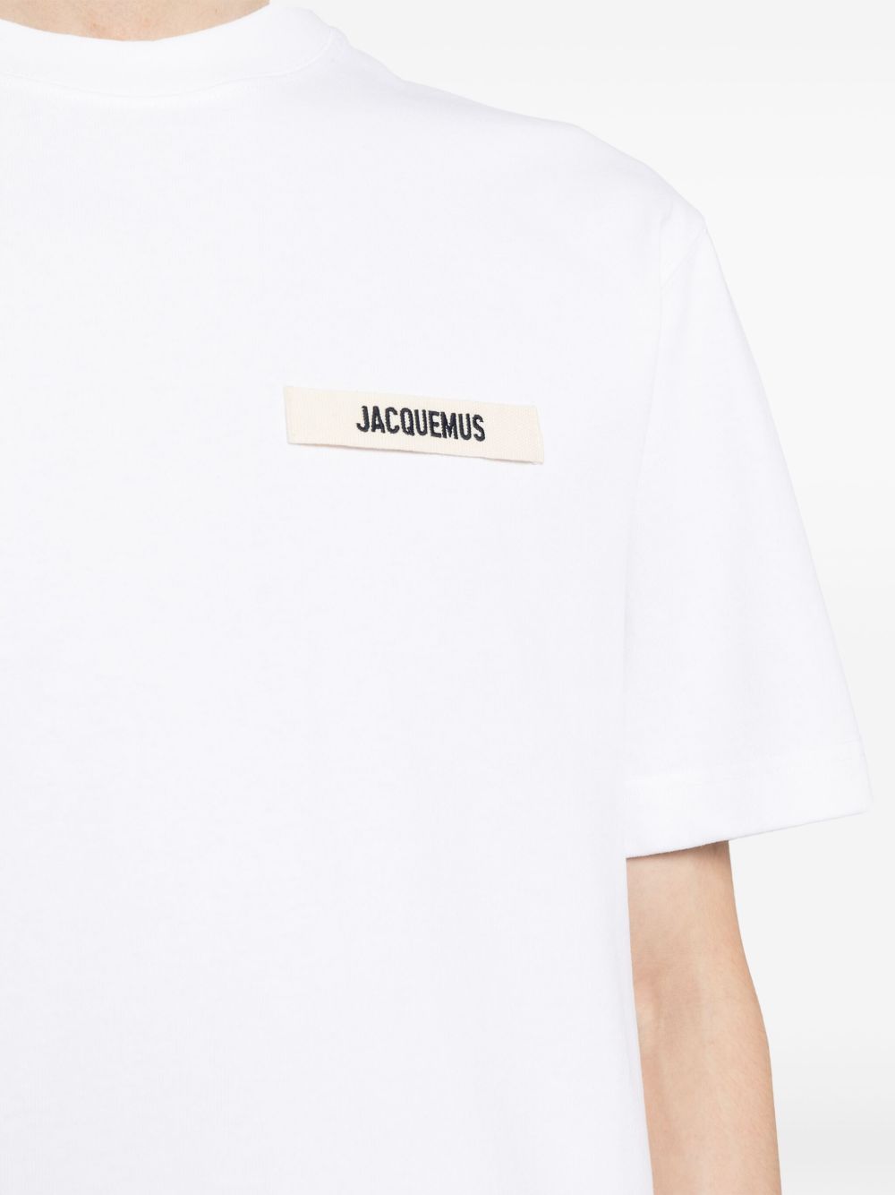 JACQUEMUS T-shirt bianca in cotone con patch logo sul petto