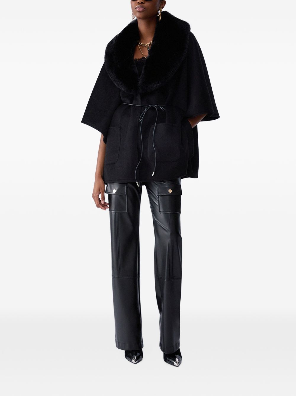 LIUJO Cappotto mantella nero con ecopellicca sul collo