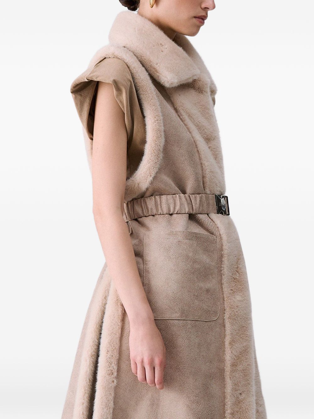 LIUJO Gilet lungo smanicato in ecopelliccia con cintura