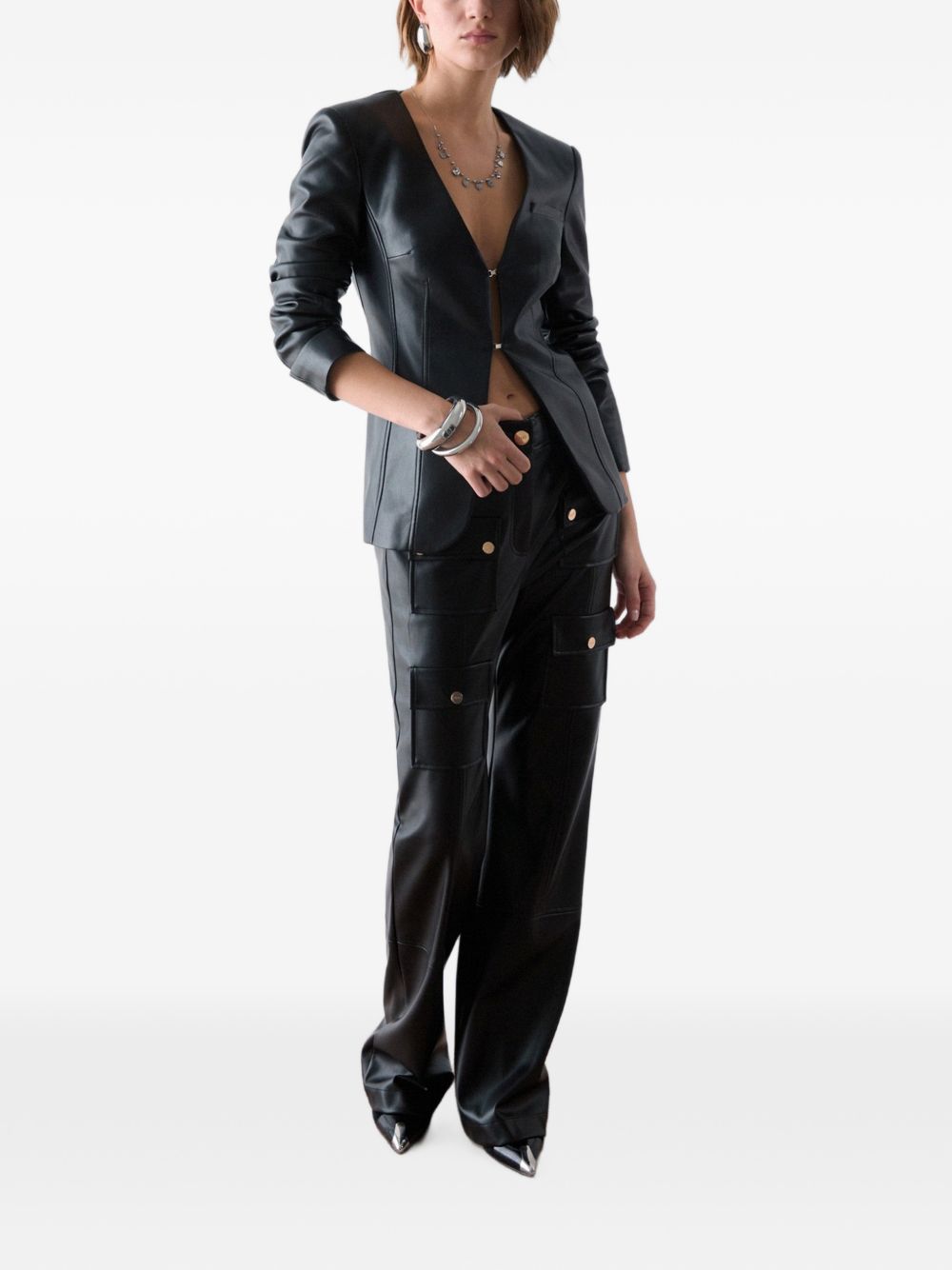 LIUJO Giacca slim fit in ecopelle con scollo a V