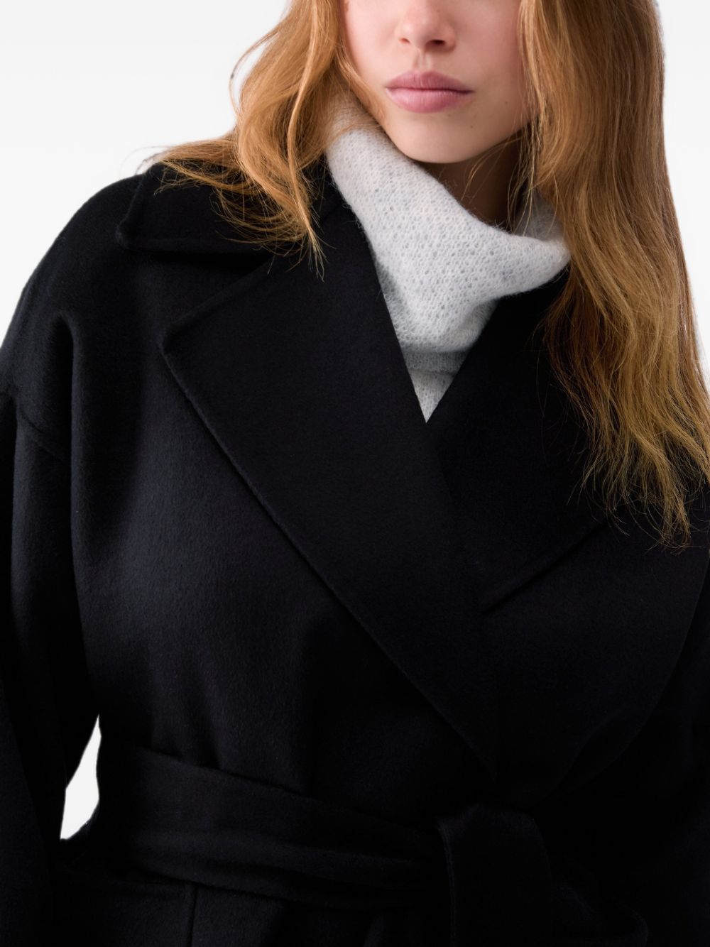 LIUJO Cappotto corto nero in lana con cintura in vita