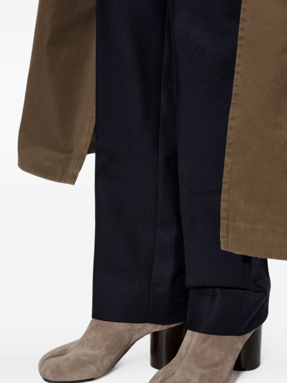 MAISON MARGIELA Stivaletti Tabi in suede color tortora con tacco