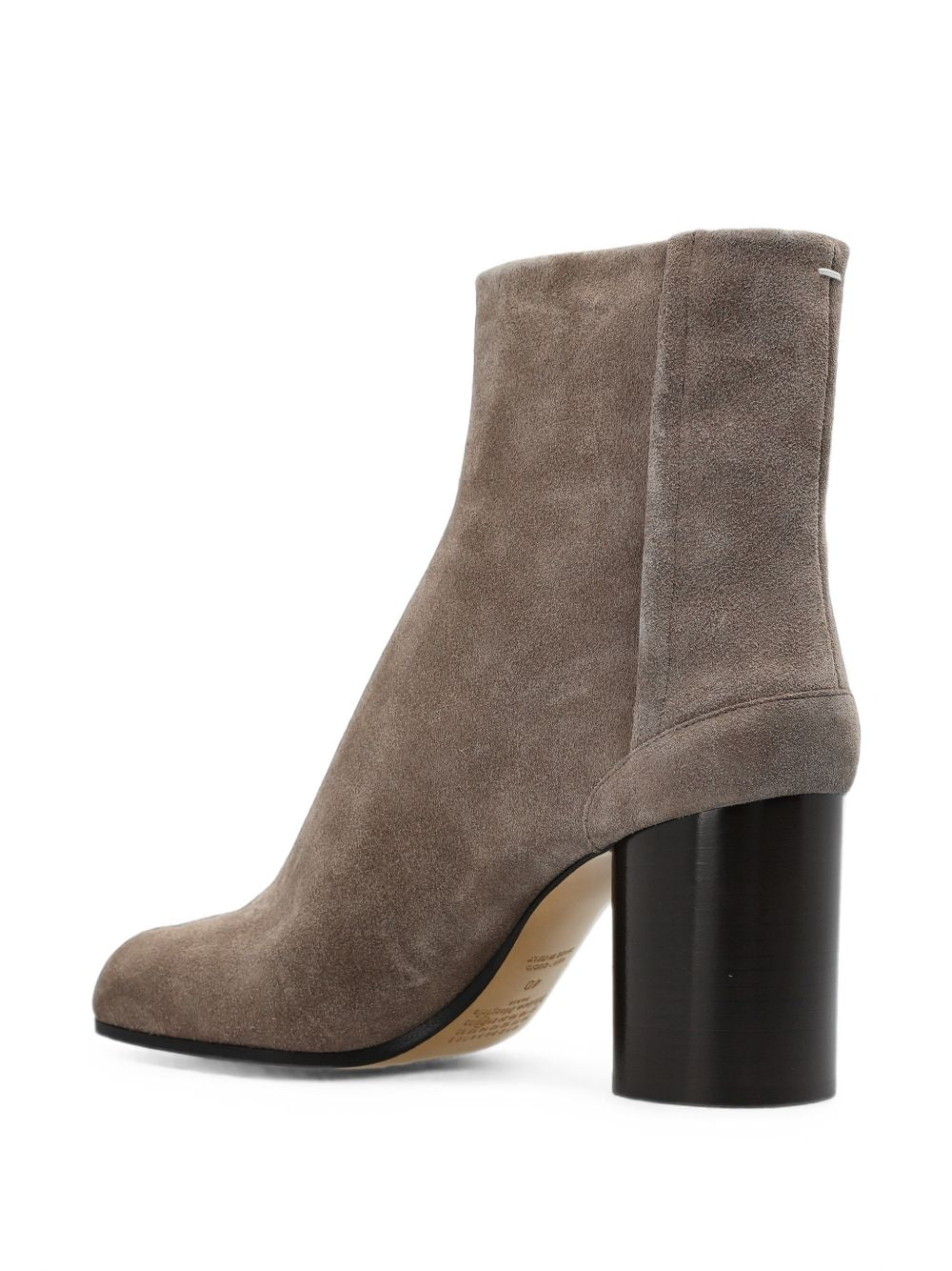 MAISON MARGIELA Stivaletti Tabi in suede color tortora con tacco