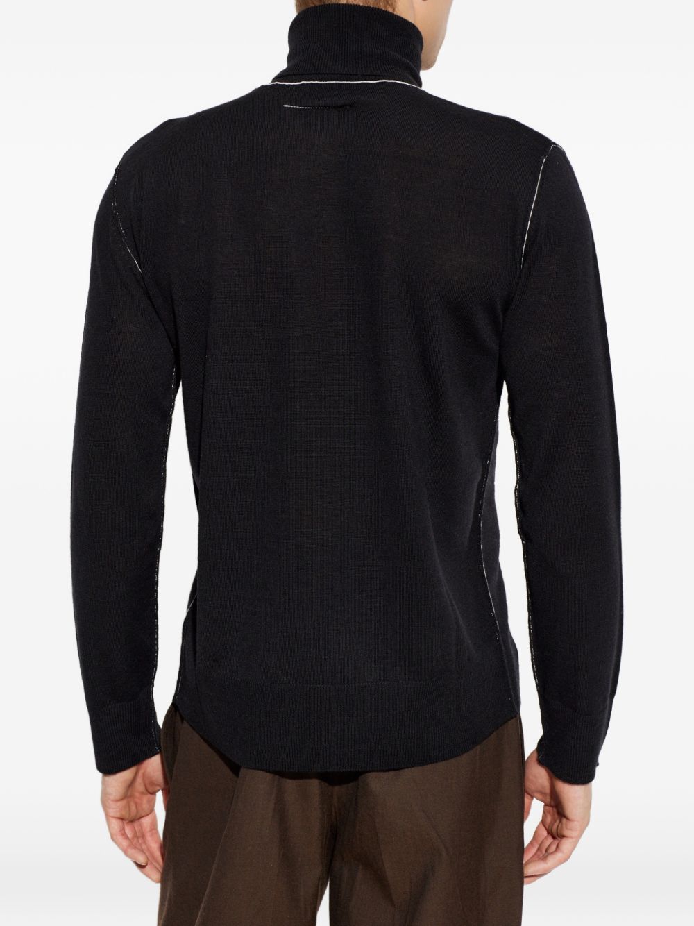 MM6 MAISON MARGIELA Dolcevita nero in maglia a coste con cuciture a contrasto e patch logo