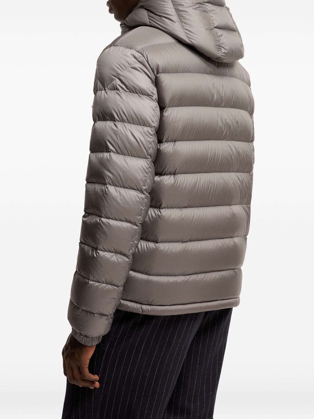 MONCLER Piumino Verith grigio satinato trapuntato con tasca sul petto