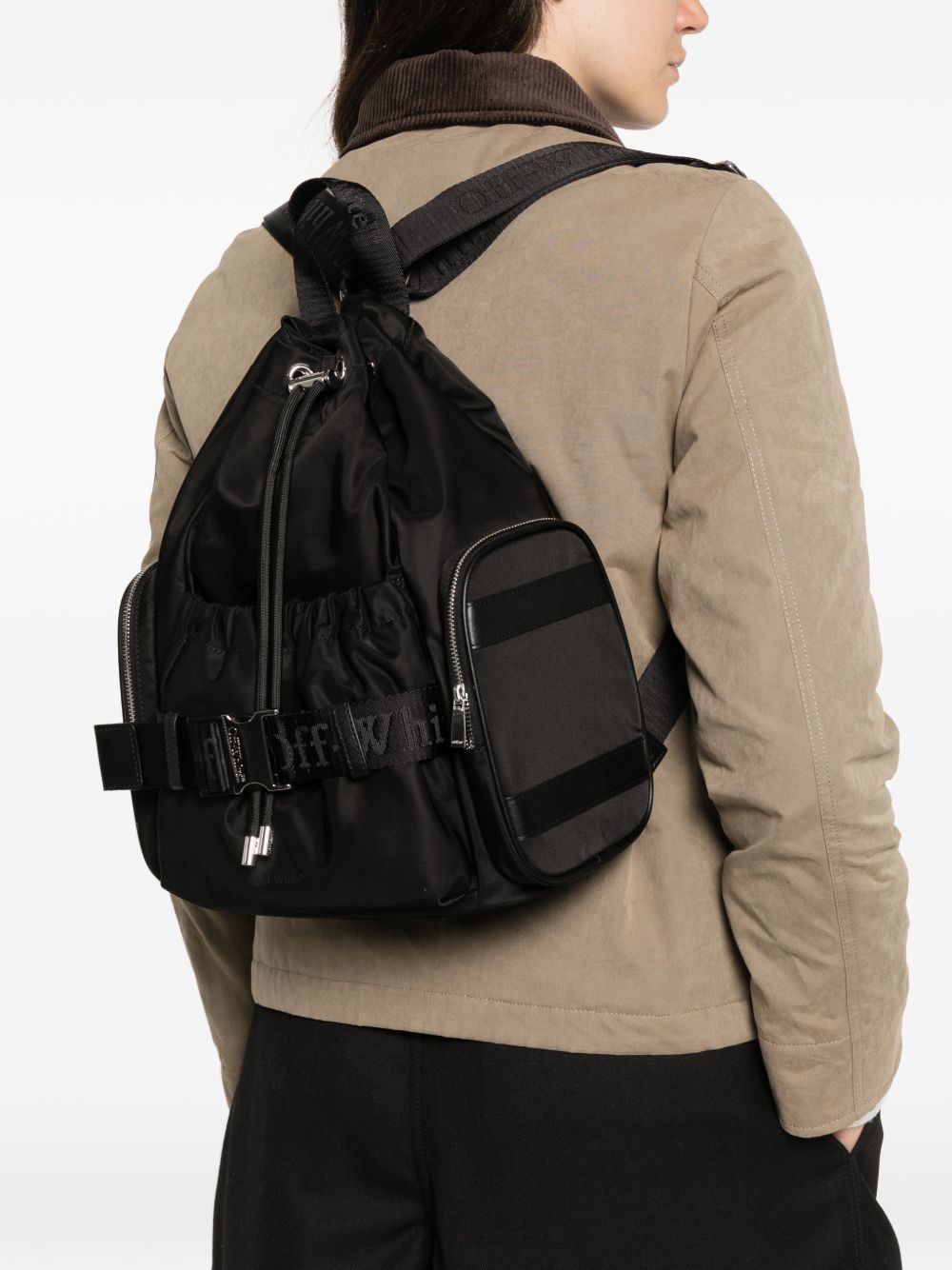 OFF WHITE Zaino nero con multiple tasche e chiusura a coulisse