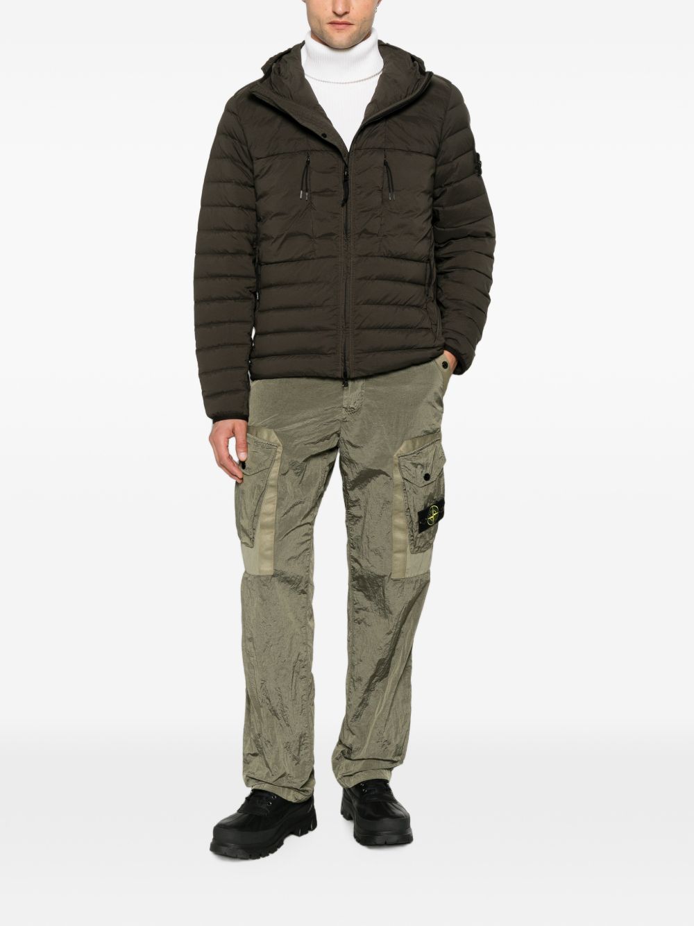 STONE ISLAND Maglia bianca a collo alto in lana con patch logo