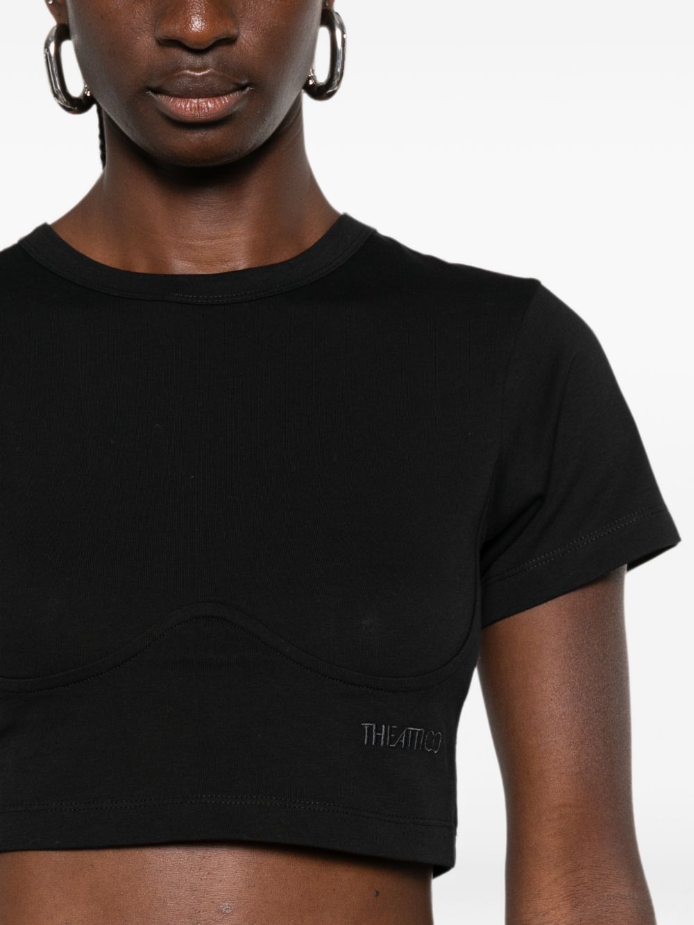 THE ATTICO T-shirt crop con logo ricamato in cotone nero