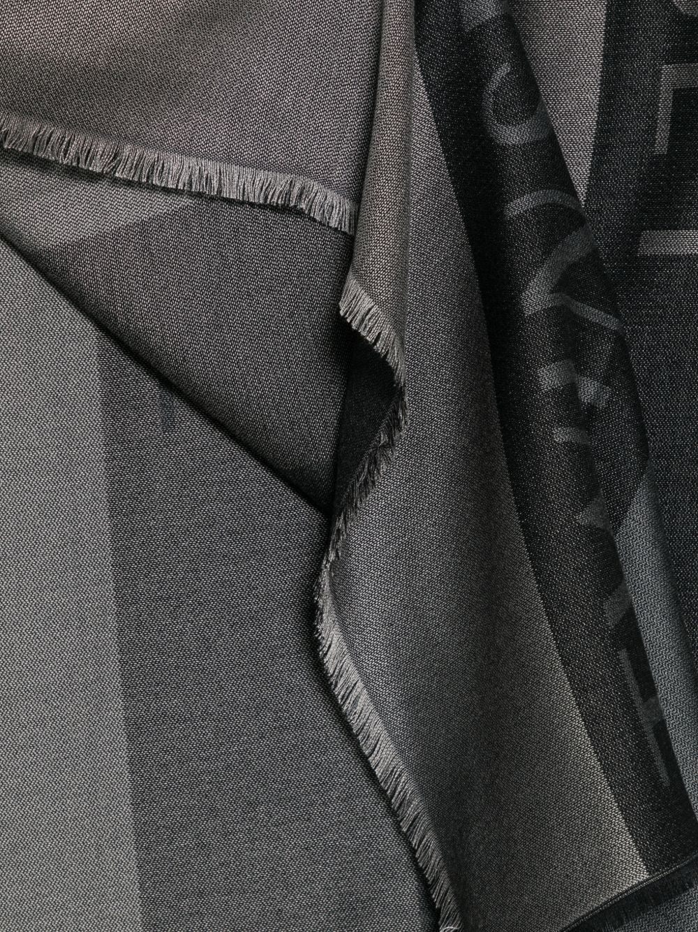 TWINSET Sciarpa grigia a righe con logo frontale e motivo logo all-over