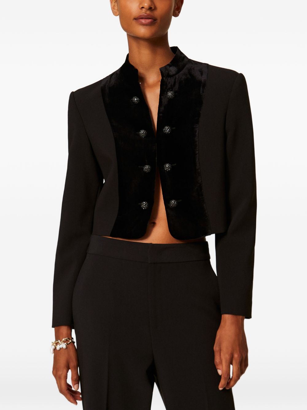 TWINSET Giacca cropped nera con dettagli in velluto