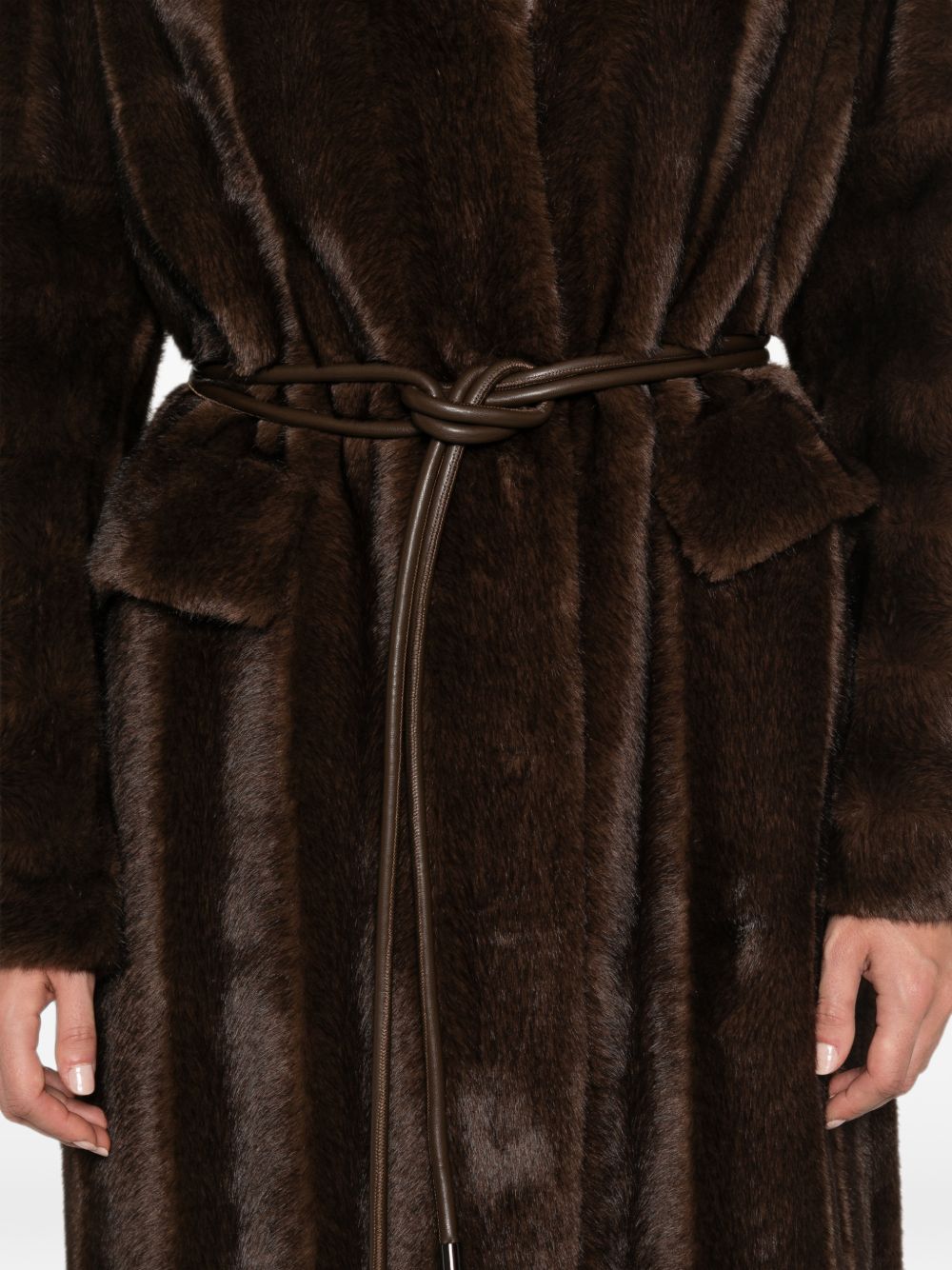 VALENTINI 1972 Cappotto lungo marrone in ecopelliccia con cintura in vita
