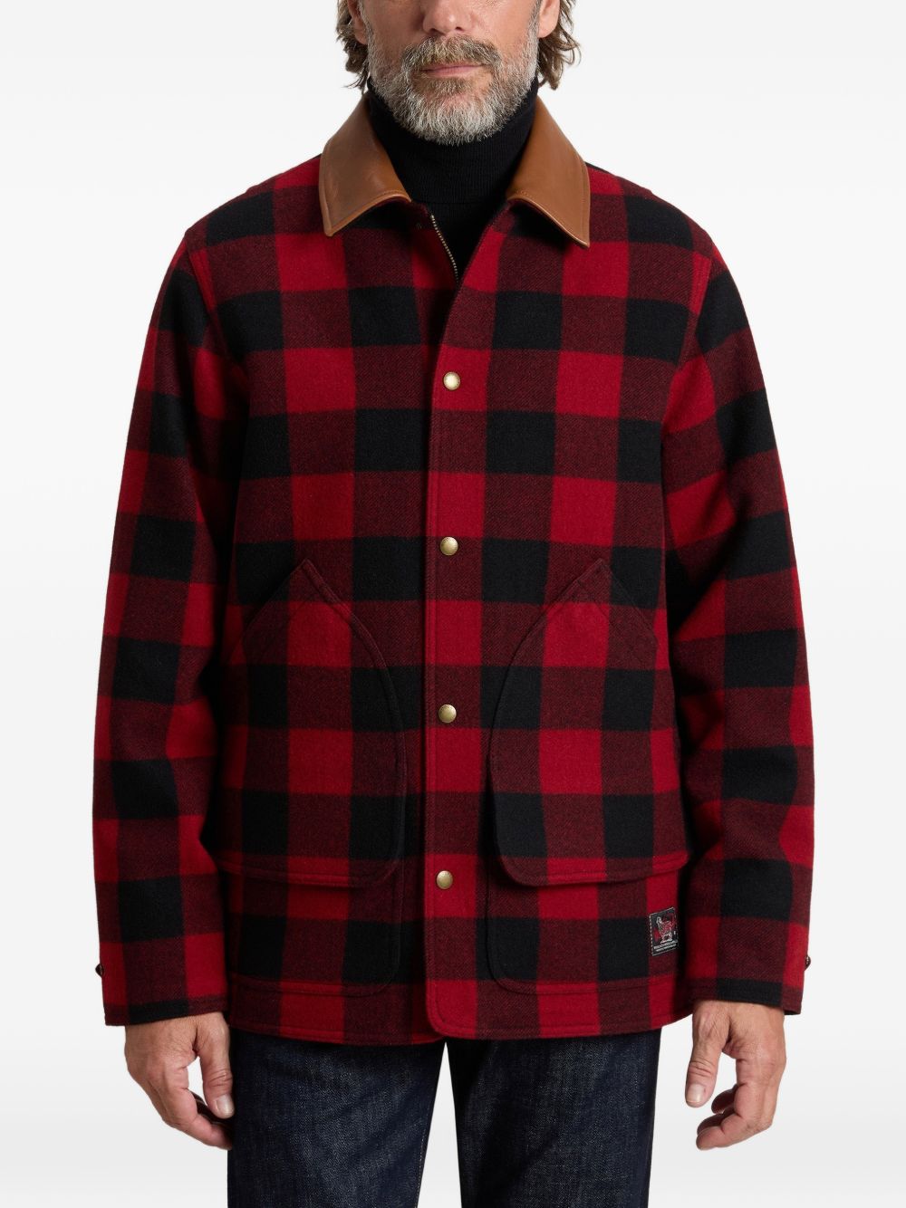 WOOLRICH Cappotto corto in lana a quadri rossi con colletto in velluto marrone