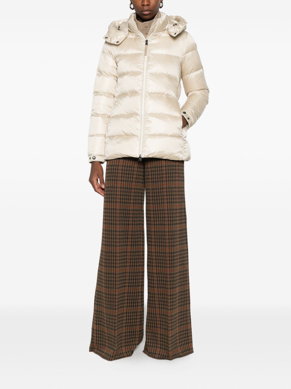WOOLRICH Piumino corto color crema lucido con cappuccio