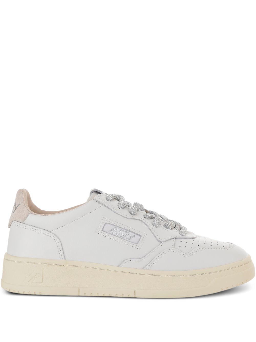 AUTRY Sneakers 'Medalist' in pelle bianca con lacci dorati