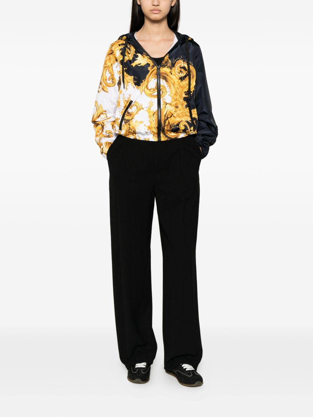 VERSACE JEANS COUTURE Giacca nera e bianca con stampa barocca e cappuccio