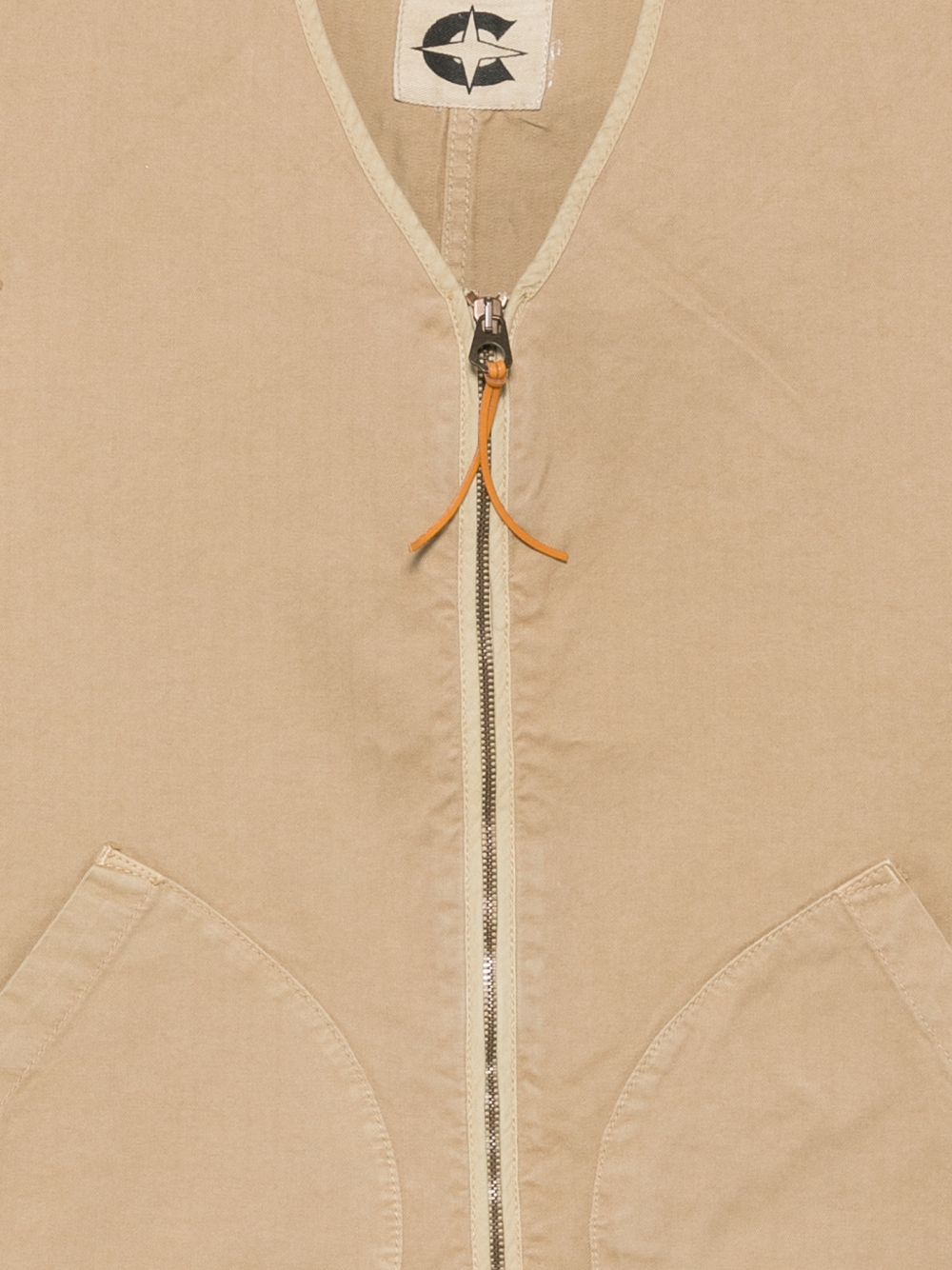 CHESAPEAKES Gilet Scott beige con zip e tasche