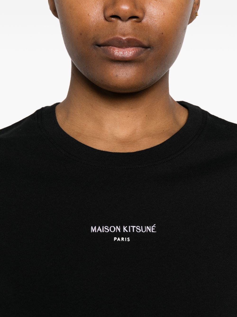 MAISON KITSUNE T-shirt con logo ricamato nera