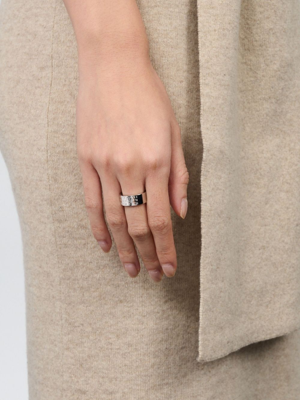 MM6 MAISON MARGIELA Anello argento con incisione