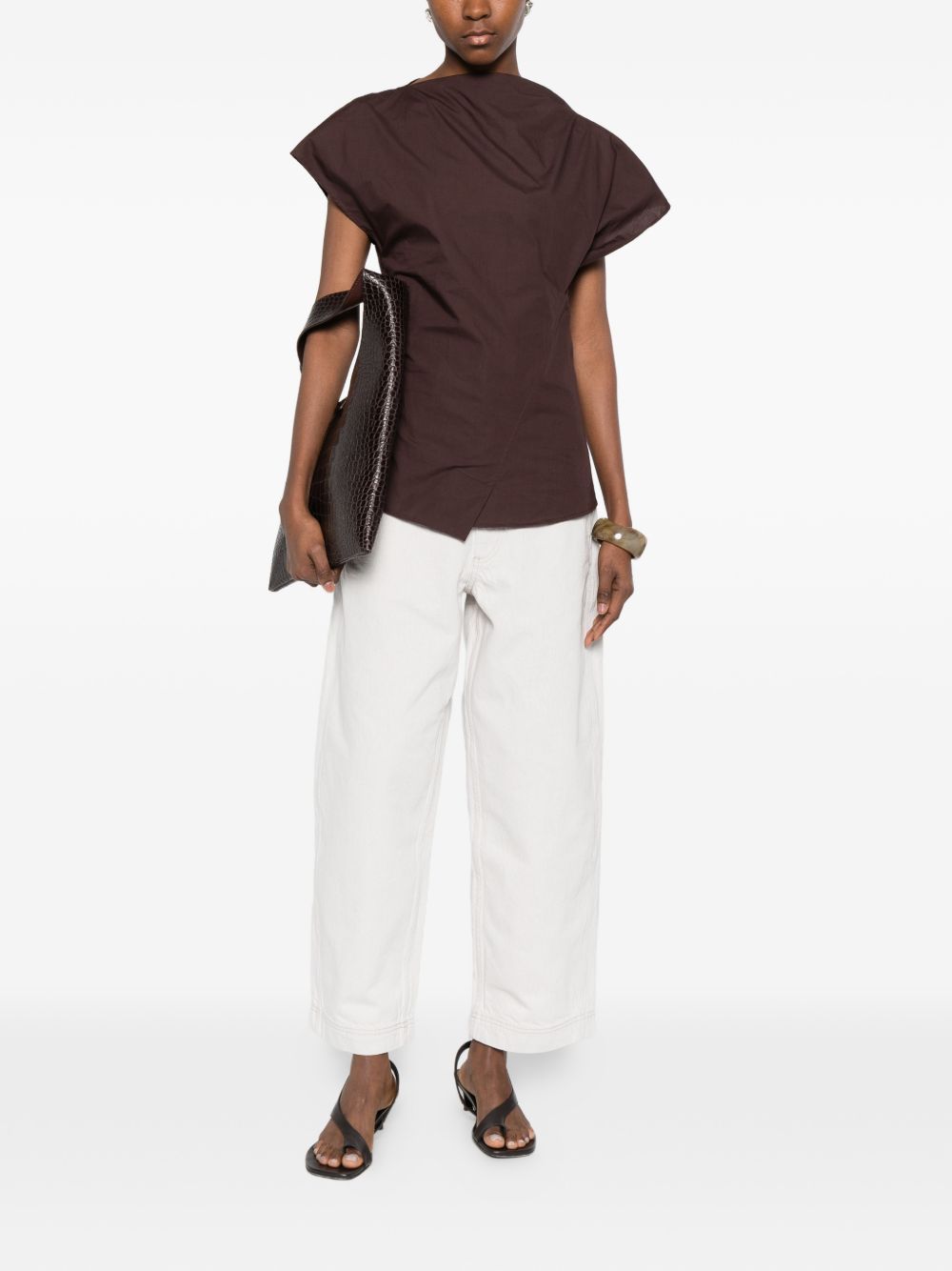 SOEUR T-shirt marrone con taglio asimmetrico