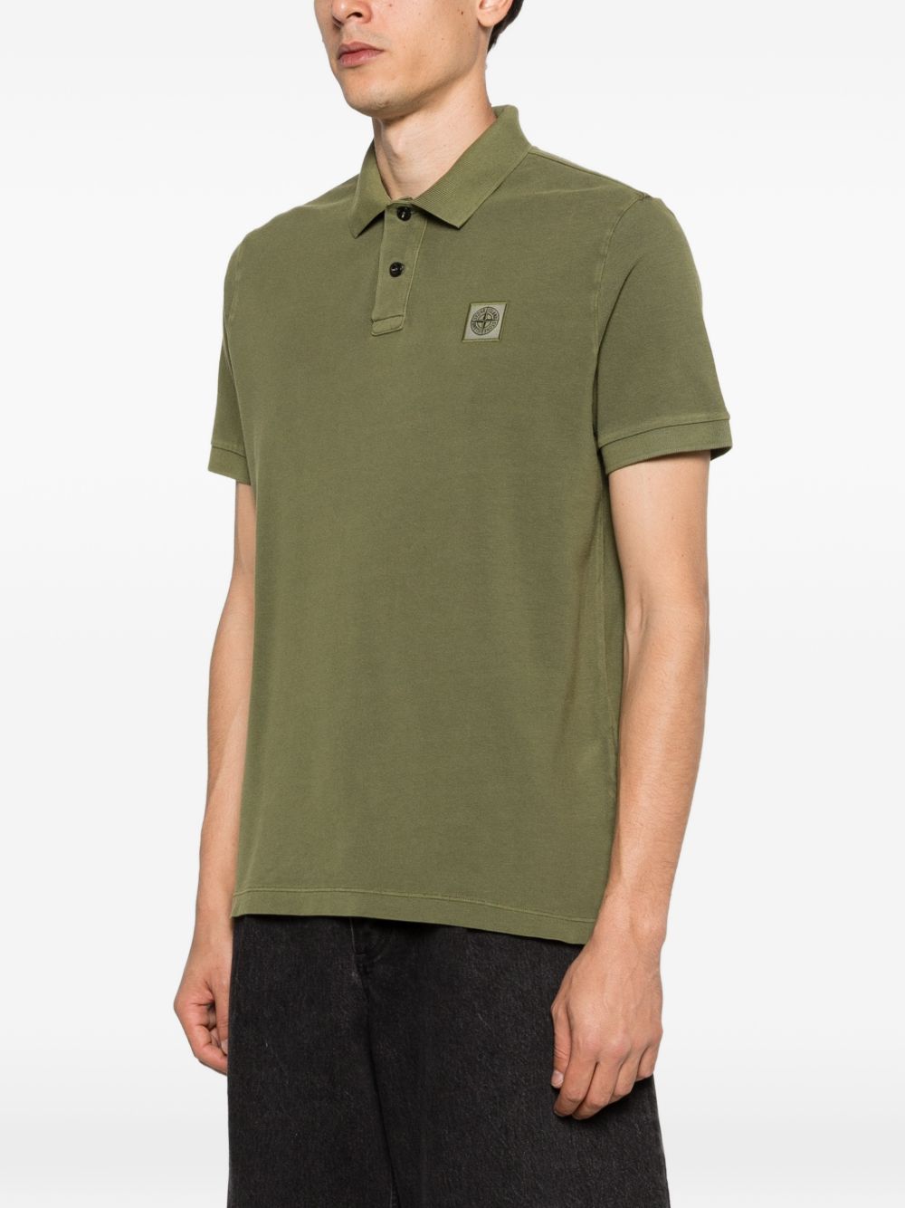 STONE ISLAND Polo in cotone verde con logo e maniche corte