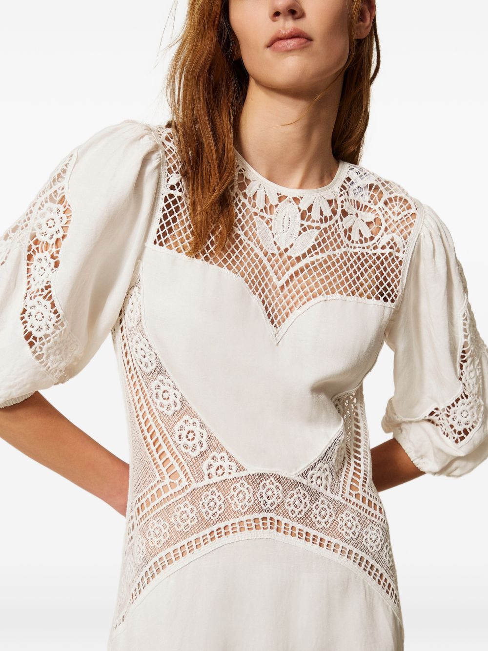 TWINSET Abito bianco con trine e maniche a sbuffo