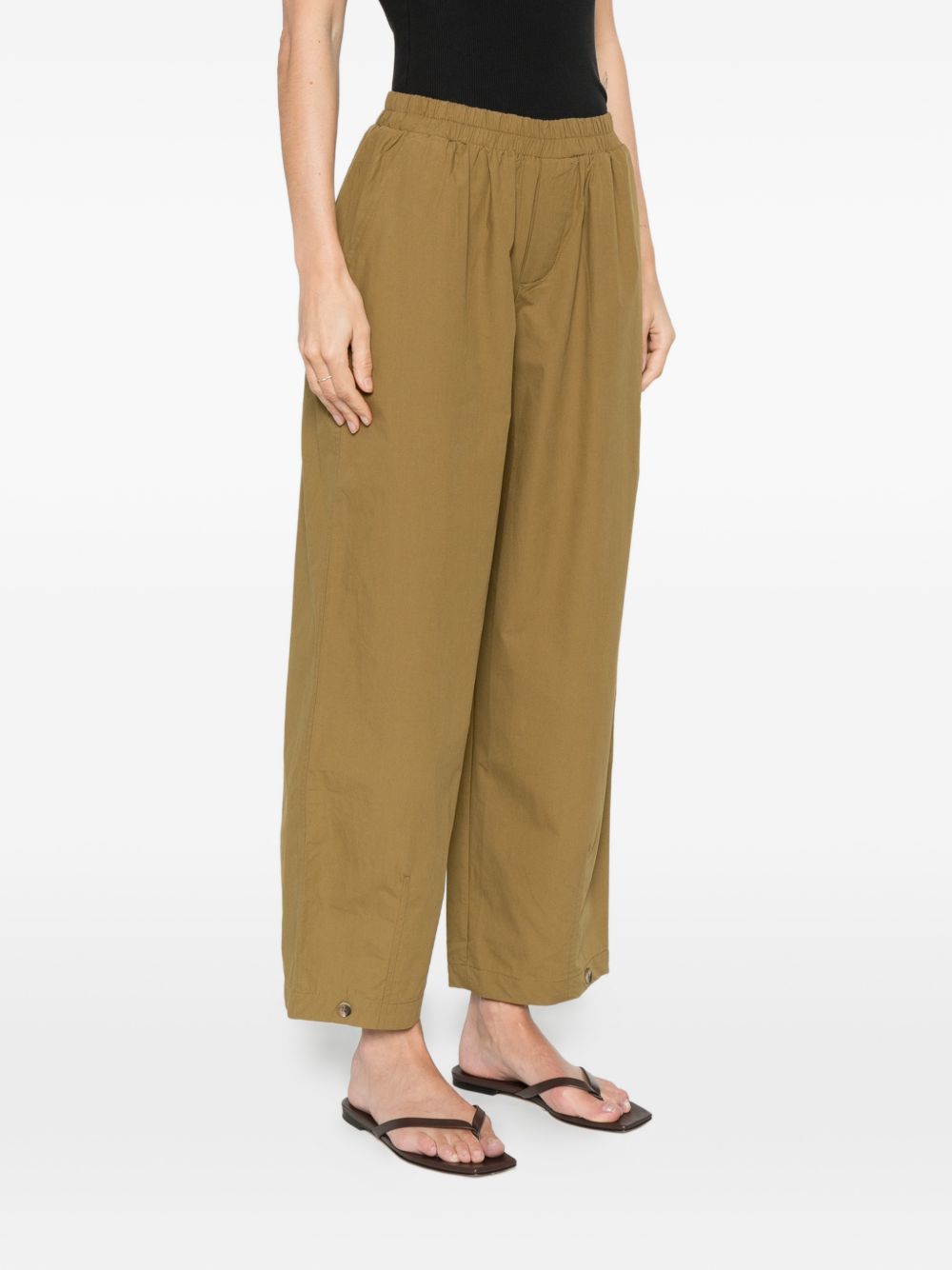 YERSE Pantaloni Carli morbidi in cotone marrone