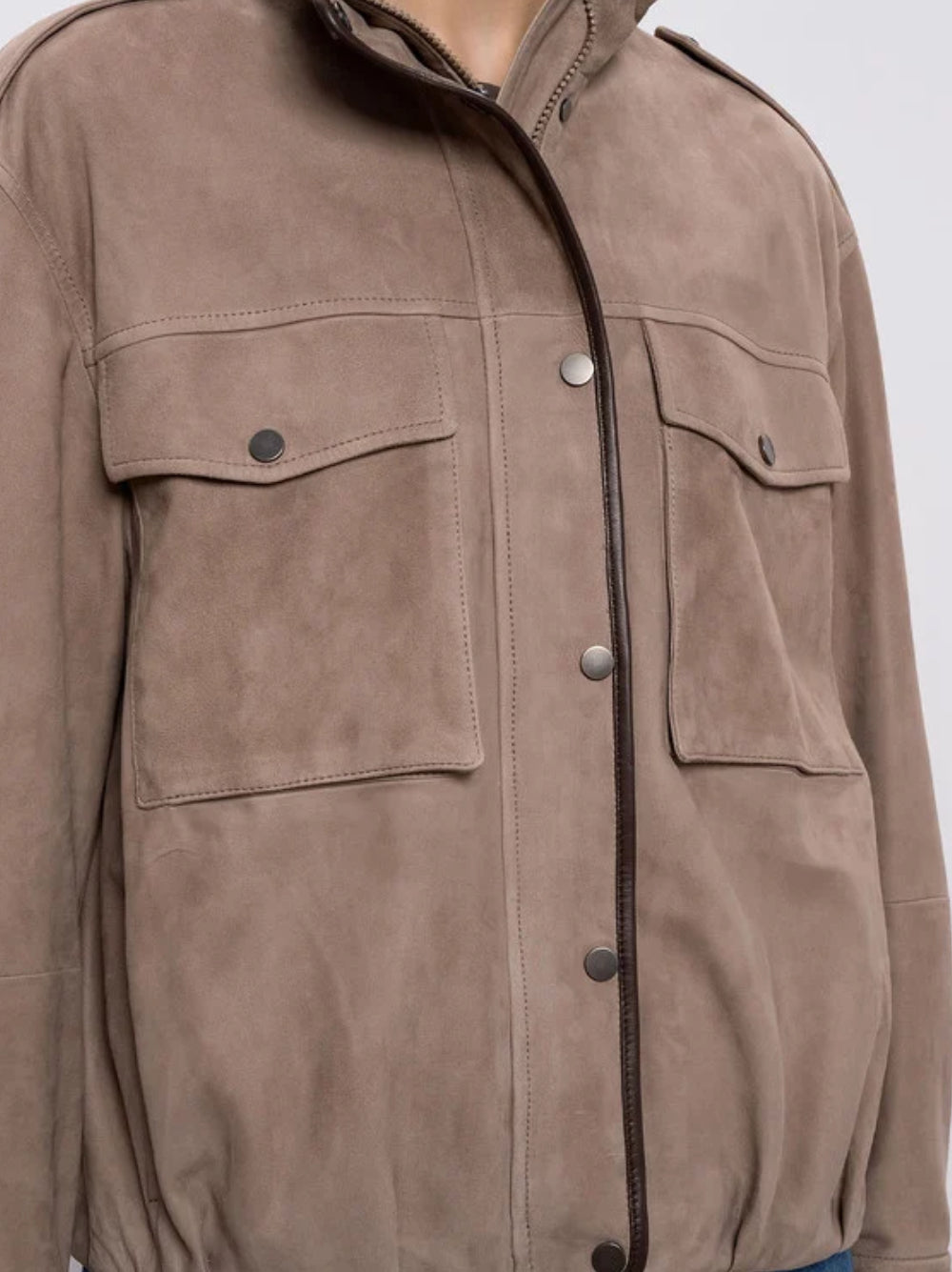 BRUNELLO CUCINELLI Giacca in suede marrone con spalline e tasche