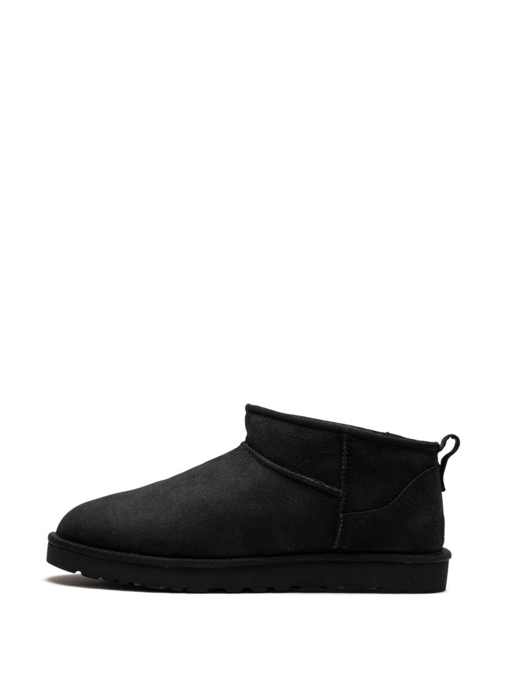 UGG Stivaletti 'Classic Ultra Mini' neri con platform