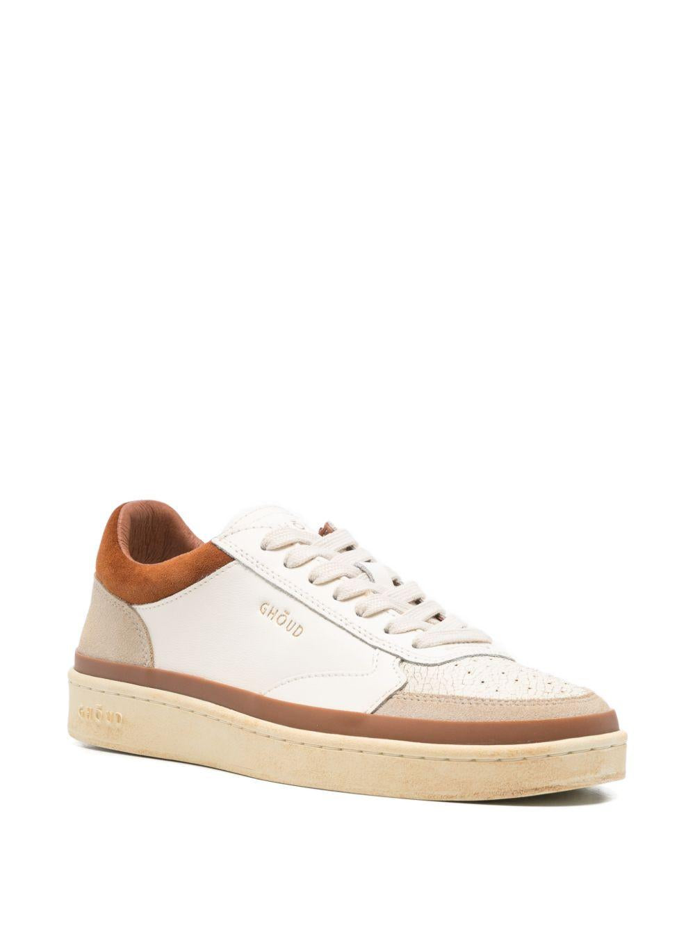 GHOUD Sneakers bianche e rosse con dettagli in suede beige