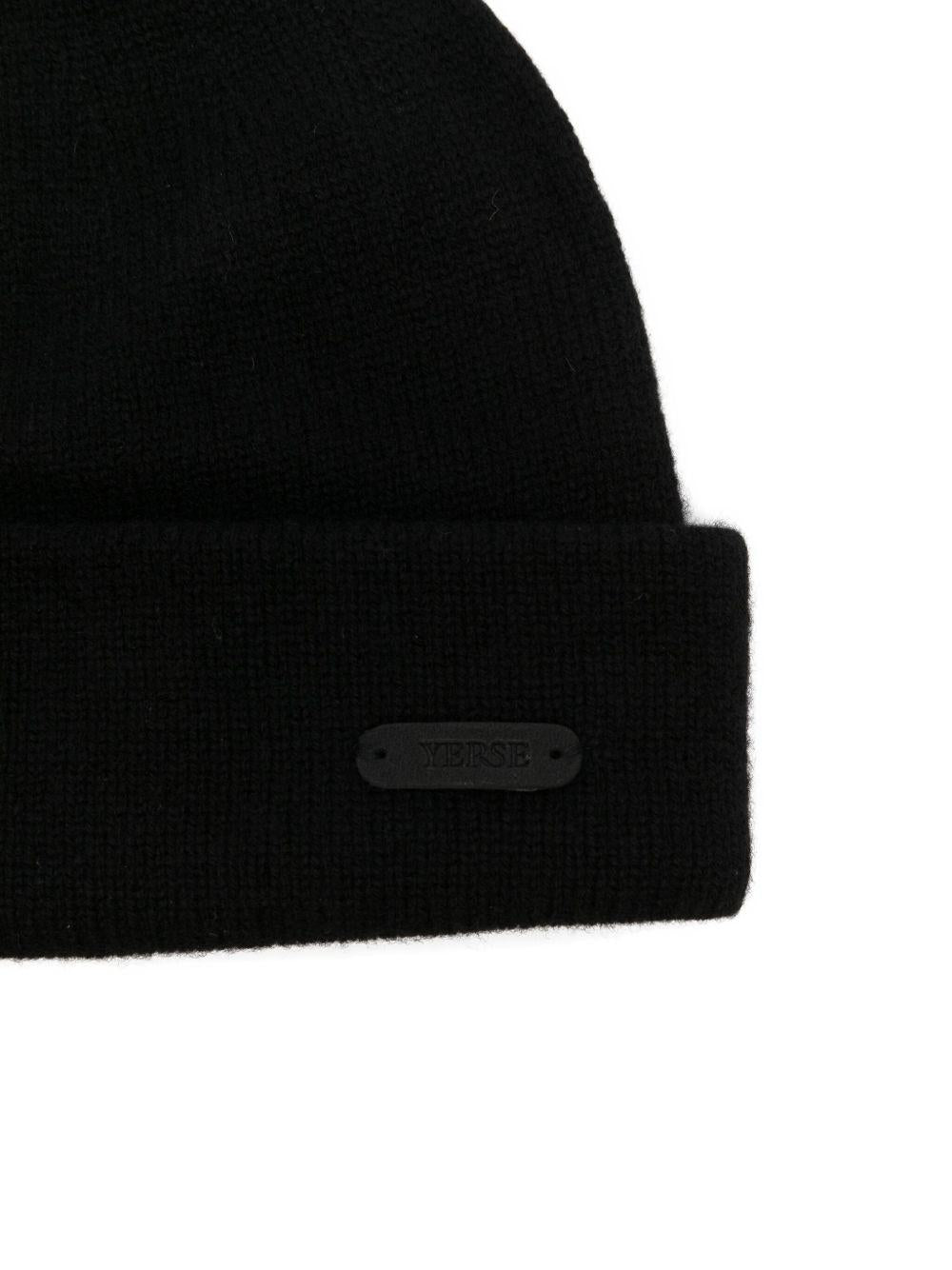 YERSE Cappello Cleo nero con logo