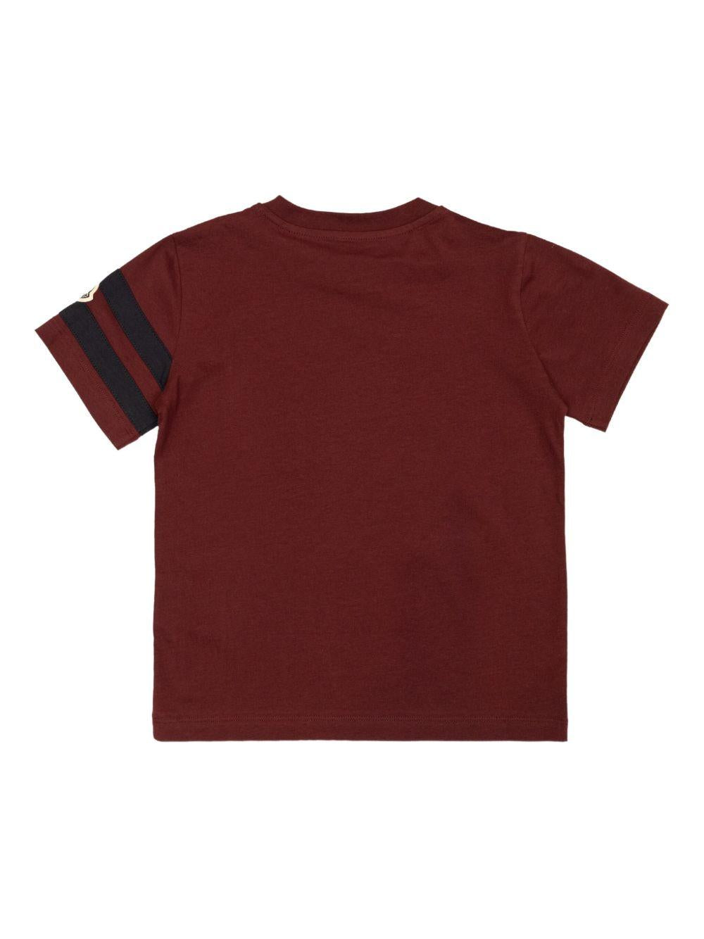 MONCLER T-shirt in cotone bordeaux con logo stampato