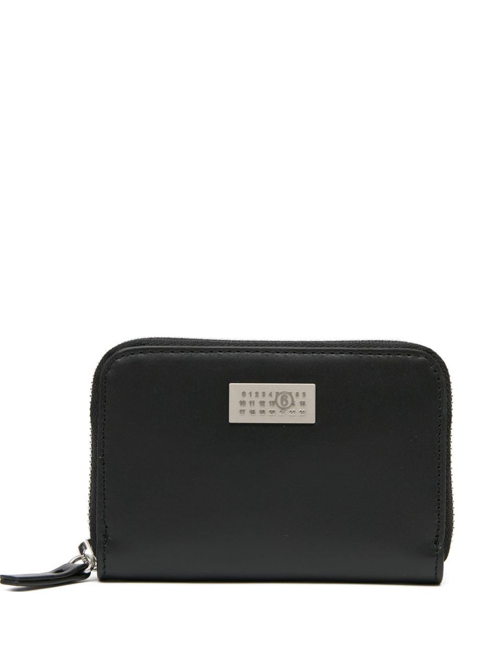MM6 MAISON MARGIELA Portafoglio in pelle nera con logo e zip