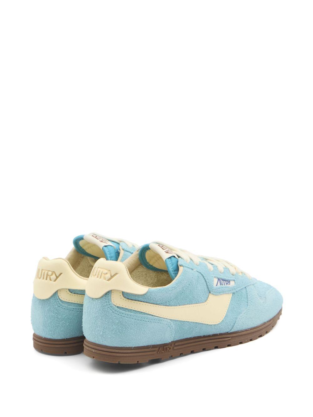AUTRY Sneakers in pelle scamosciata celeste