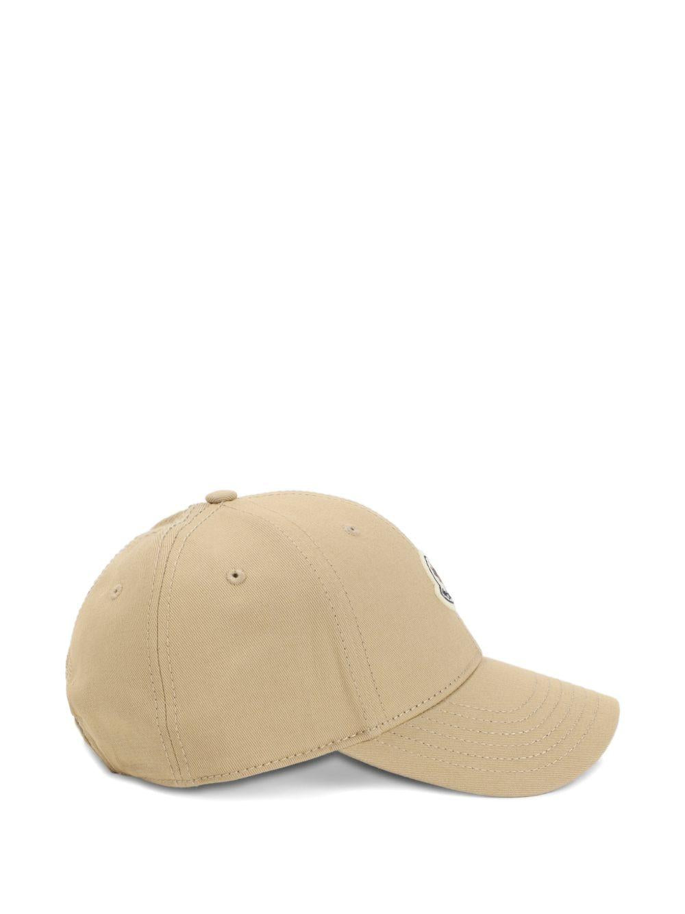 MONCLER Cappello da baseball beige con logo ricamato