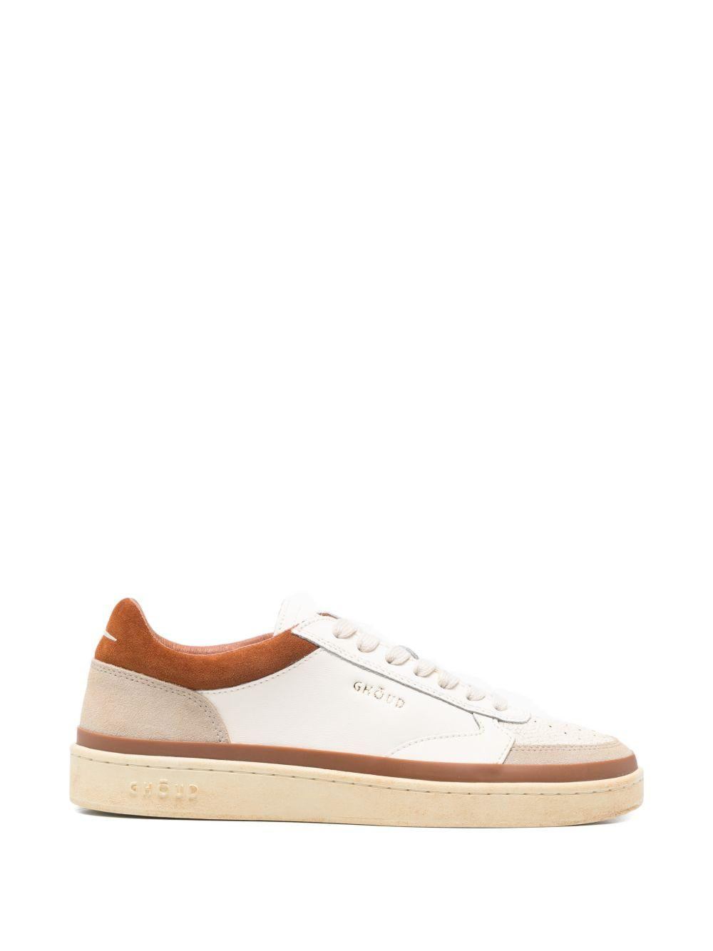 GHOUD Sneakers bianche e rosse con dettagli in suede beige