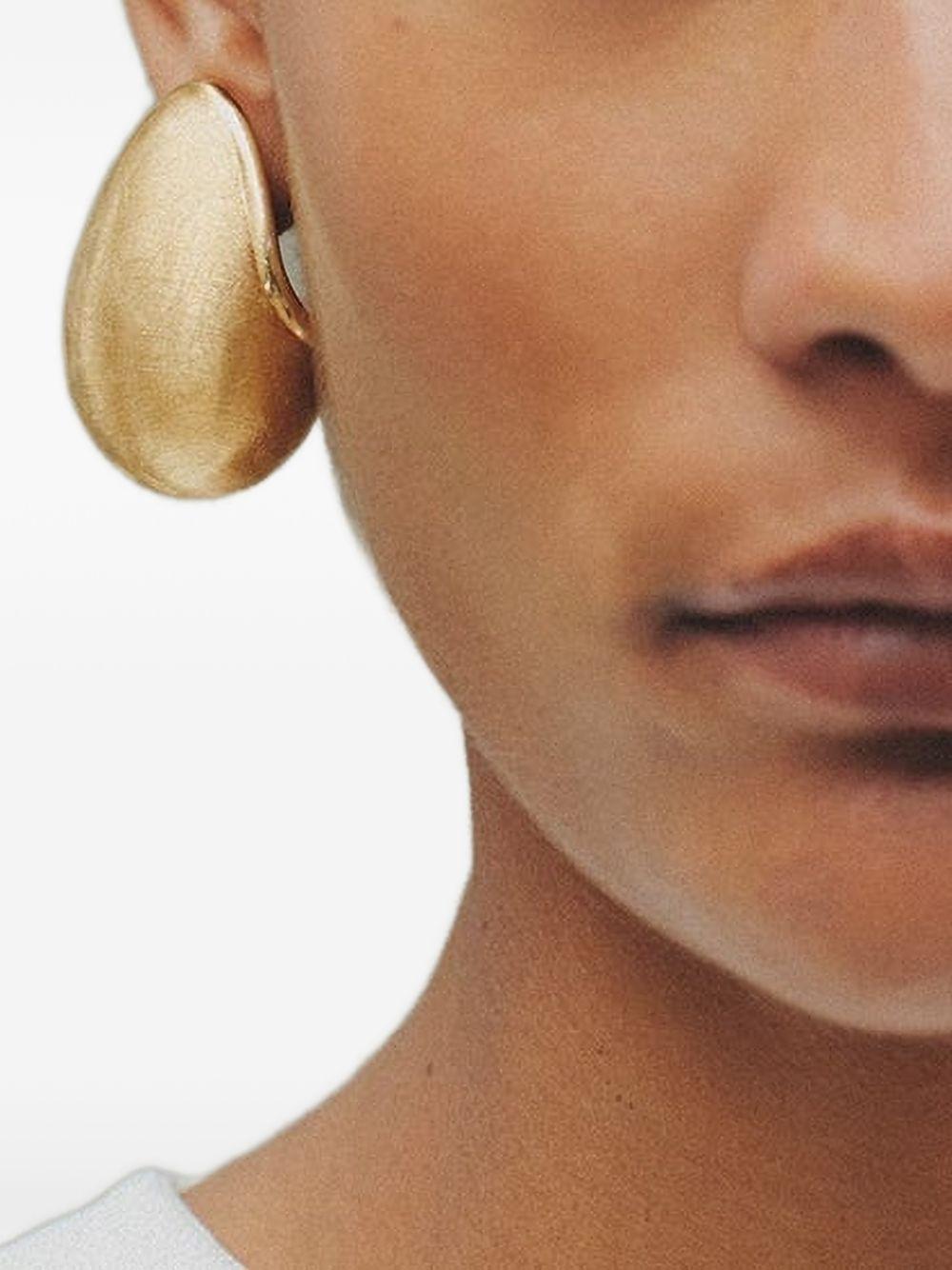 JACQUEMUS Orecchini a goccia in metallo dorato con finitura testurizzata