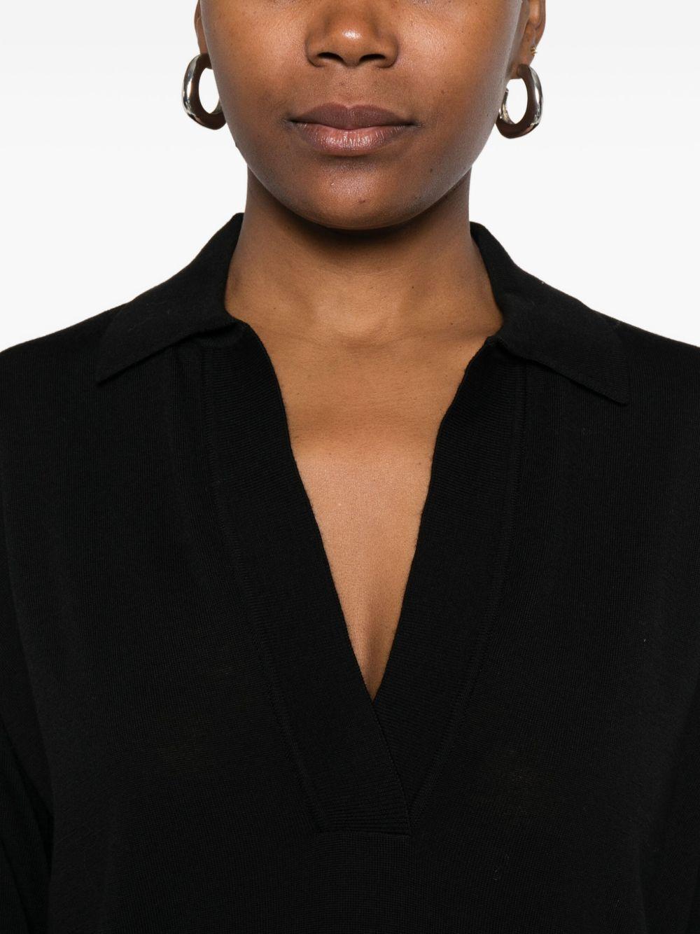 ALPHA STUDIO Maglia nera con colletto polo e scollo a V