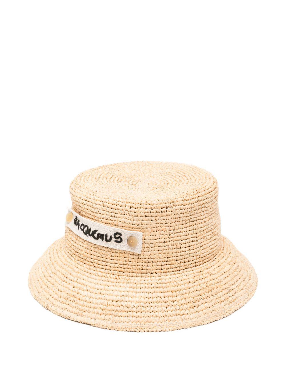 JACQUEMUS Cappello bucket in rafia con logo